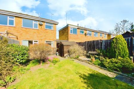 2 bedroom Semi-detached house for sale in Dalley Close, Syston, LE7