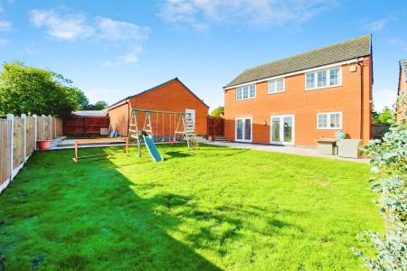 4 bedroom Detached house for sale in Dent Drive, Thurmaston, LE4