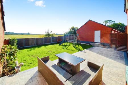 4 bedroom Detached house for sale in Dent Drive, Thurmaston, LE4