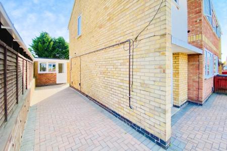 3 bedroom Semi-detached house for sale in Dovedale Road, Thurmaston, LE4