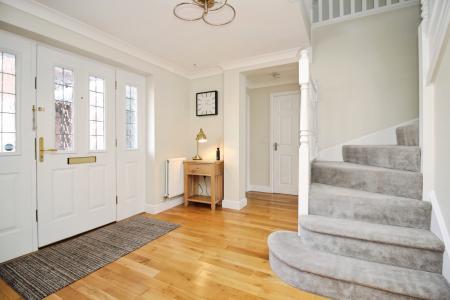 5 bedroom Detached house for sale in Dwyer Close, Syston, LE7