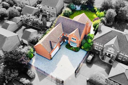 5 bedroom Detached house for sale in Dwyer Close, Syston, LE7