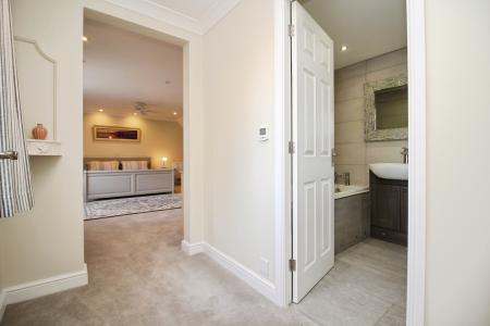 5 bedroom Detached house for sale in Dwyer Close, Syston, LE7