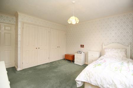 4 bedroom Detached bungalow for sale in Eastfield road, Thurmaston, LE4