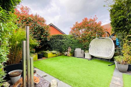 4 bedroom Town house for sale in Empingham Drive, Syston, LE7