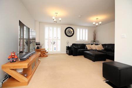 4 bedroom Town house for sale in Empingham Drive, Syston, LE7