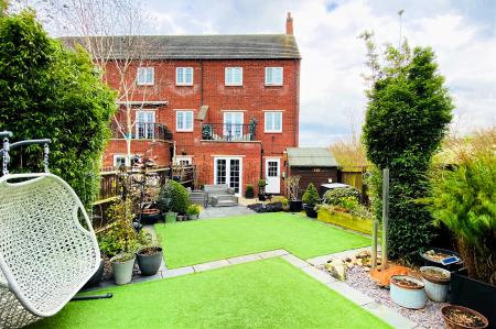 4 bedroom Town house for sale in Empingham Drive, Syston, LE7