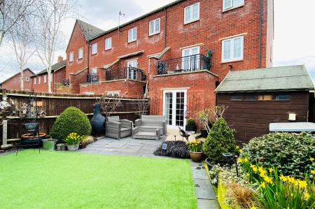 4 bedroom Town house for sale in Empingham Drive, Syston, LE7