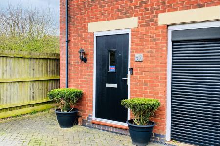 4 bedroom Town house for sale in Empingham Drive, Syston, LE7