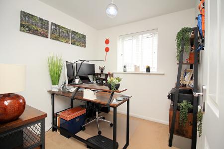 4 bedroom Town house for sale in Empingham Drive, Syston, LE7