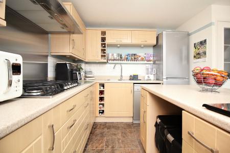 4 bedroom Town house for sale in Empingham Drive, Syston, LE7