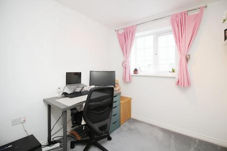 4 bedroom Town house for sale in Empingham Drive, Syston, LE7