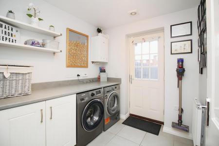 4 bedroom Town house for sale in Empingham Drive, Syston, LE7