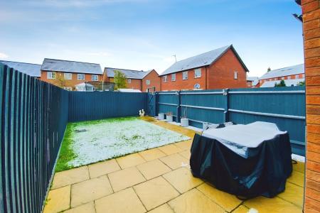 4 bedroom Town house for sale in Empingham Drive, Syston, LE7