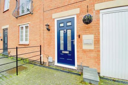 4 bedroom Town house for sale in Empingham Drive, Syston, LE7