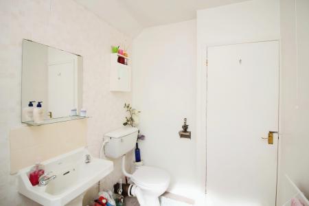 3 bedroom Semi-detached house for sale in Fieldgate Crescent, Birstall, LE4