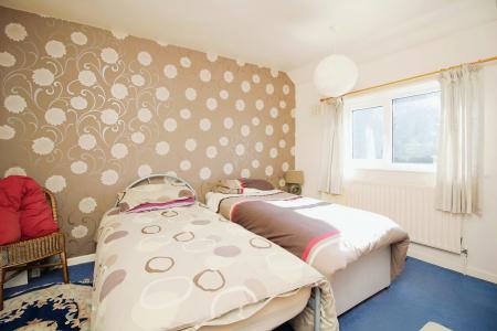 3 bedroom Semi-detached house for sale in Fieldgate Crescent, Birstall, LE4