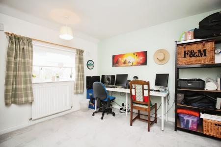 3 bedroom Semi-detached house for sale in Fieldgate Crescent, Birstall, LE4
