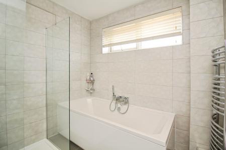 4 bedroom Detached house for sale in Fletchers Way, East Goscote, LE7