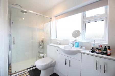 4 bedroom Semi-detached house for sale in Forest Avenue, Thurmaston, LE4