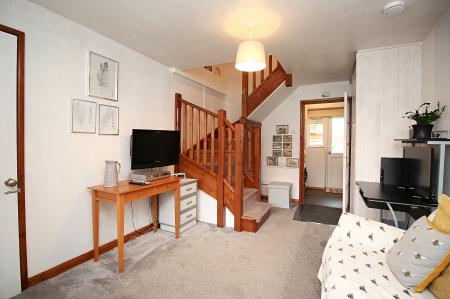 4 bedroom Semi-detached house for sale in Forest Avenue, Thurmaston, LE4