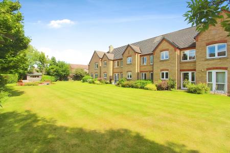 1 bedroom Flat for sale in Forge Court, Syston, LE7