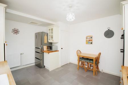 2 bedroom Detached bungalow for sale in Fosse Way, Syston, LE7