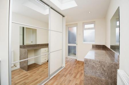 2 bedroom Detached bungalow for sale in Fosse Way, Syston, LE7