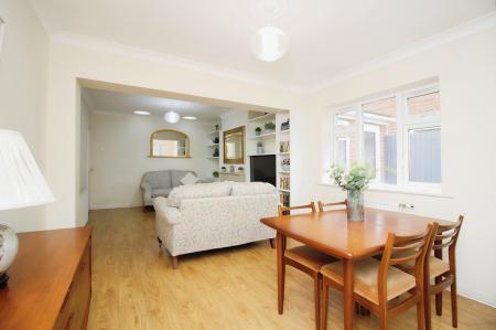 2 bedroom Detached bungalow for sale in Fosse Way, Syston, LE7