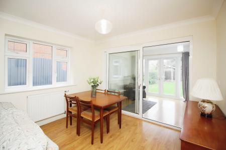 2 bedroom Detached bungalow for sale in Fosse Way, Syston, LE7