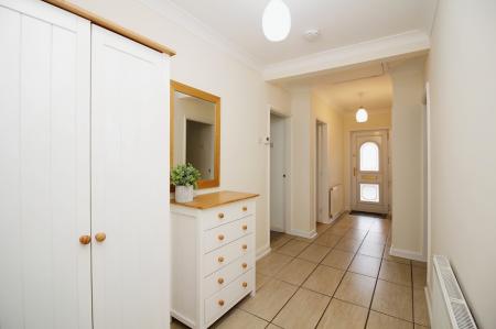 2 bedroom Detached bungalow for sale in Fosse Way, Syston, LE7