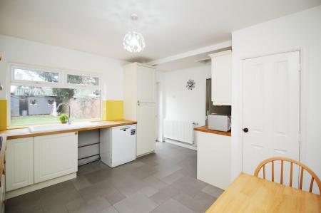 2 bedroom Detached bungalow for sale in Fosse Way, Syston, LE7