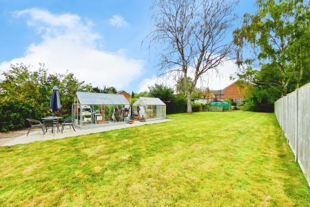 3 bedroom Semi-detached house for sale in Fosse Way, Syston, LE7