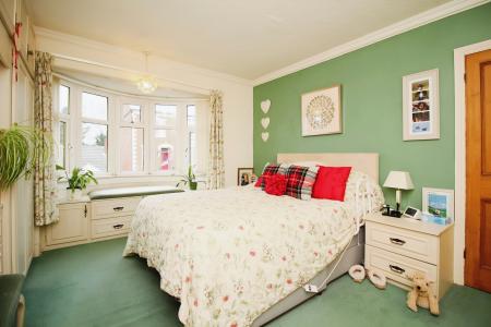 3 bedroom Semi-detached house for sale in Fosse Way, Syston, LE7