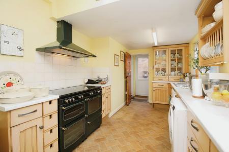 3 bedroom Semi-detached house for sale in Fosse Way, Syston, LE7