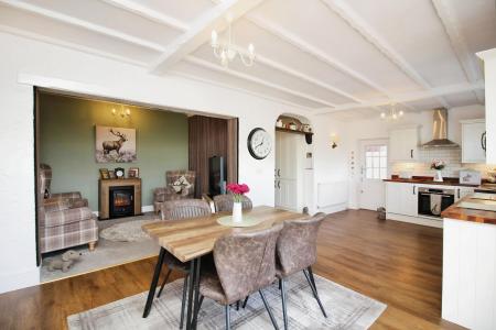 3 bedroom Detached house for sale in Fosse Way, Syston, LE7