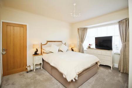 3 bedroom Detached house for sale in Fosse Way, Syston, LE7