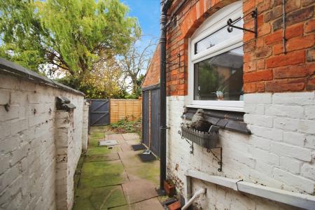 2 bedroom Terraced House for sale in Foundry Lane, Syston, LE7