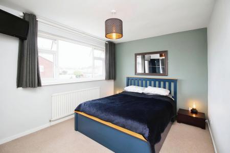 3 bedroom Semi-detached house for sale in Fox Hollow, East Goscote, LE7