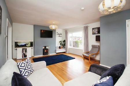 3 bedroom Semi-detached house for sale in Fox Hollow, East Goscote, LE7