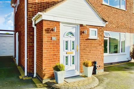 3 bedroom Semi-detached house for sale in Fox Hollow, East Goscote, LE7