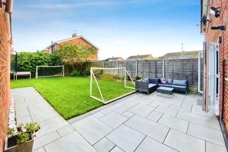 3 bedroom Semi-detached house for sale in Fox Hollow, East Goscote, LE7