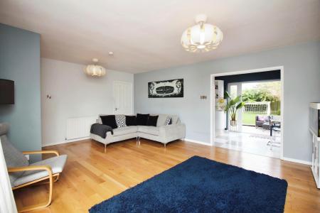 3 bedroom Semi-detached house for sale in Fox Hollow, East Goscote, LE7