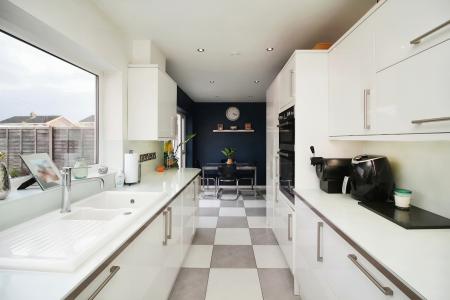 3 bedroom Semi-detached house for sale in Fox Hollow, East Goscote, LE7