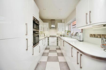 3 bedroom Semi-detached house for sale in Fox Hollow, East Goscote, LE7