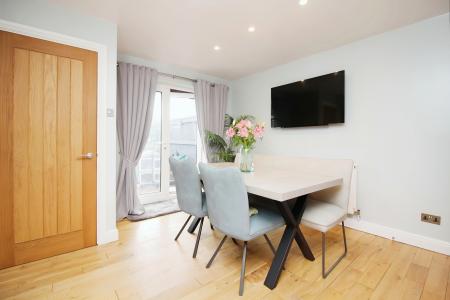 4 bedroom Semi-detached house for sale in Foxglove Close, East Goscote, LE7