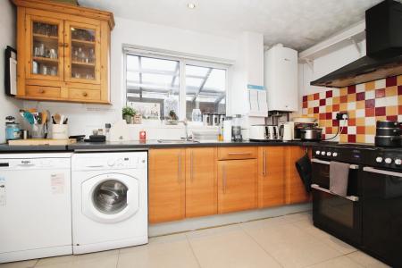 3 bedroom Semi-detached house for sale in Foxglove Close, East Goscote, LE7