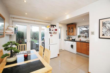 3 bedroom Semi-detached house for sale in Foxglove Close, East Goscote, LE7