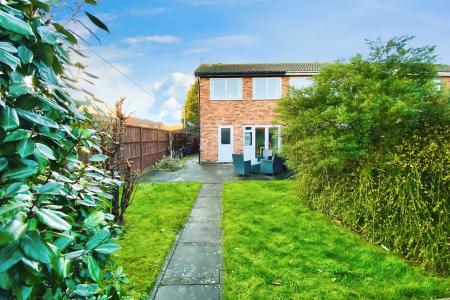 3 bedroom Semi-detached house for sale in Foxglove Close, East Goscote, LE7