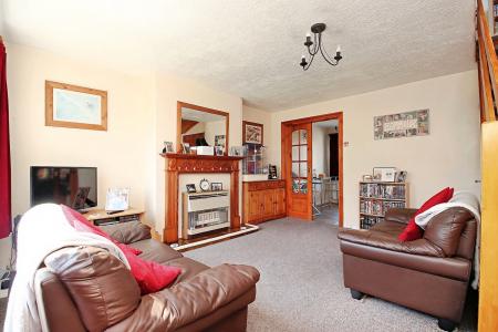 2 bedroom Semi-detached house for sale in Foxglove Close, East Goscote, LE7